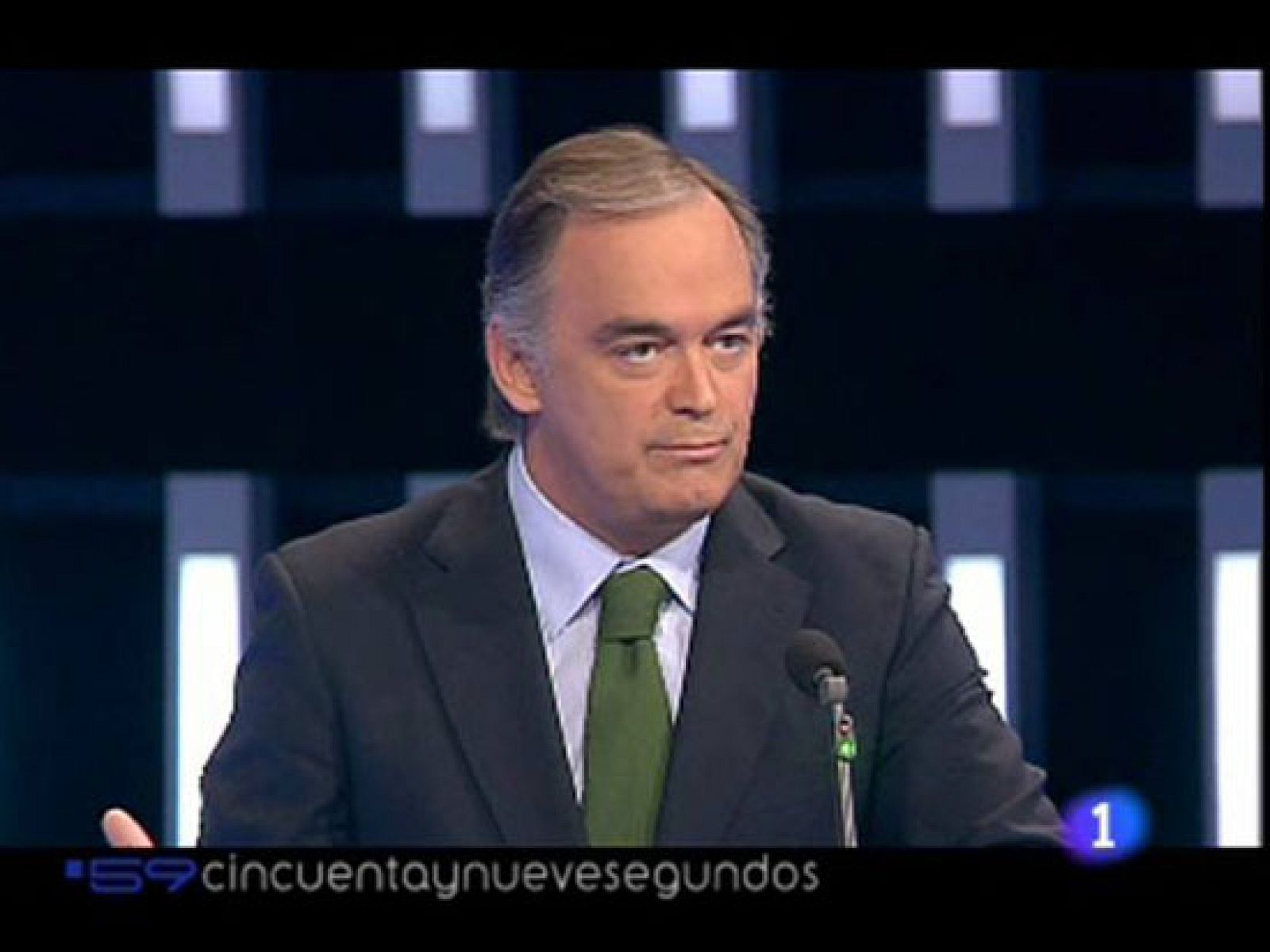 Pons afirma que Rajoy que no tiene candidato para Caja Madrid "ni debe tenerlo"