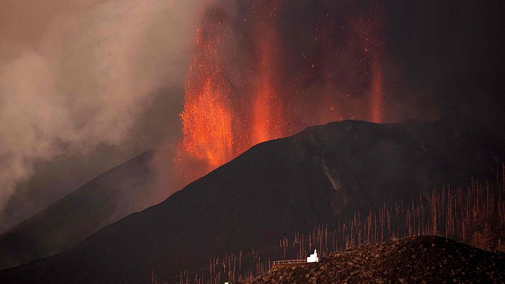 Telediario Fin de Semana - Se cumple una semana de la erupción en Cumbre Vieja, que deja 6.000 evacuados