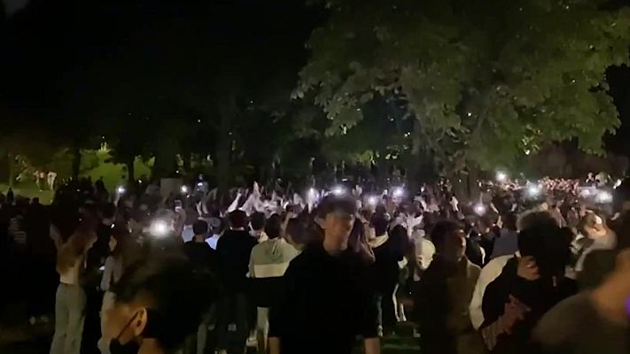 Telediario Fin de Semana - Mil personas desalojadas en un botellón en Madrid en el Parque de Berlín