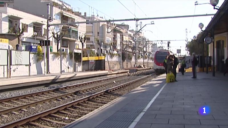 Protesta a Badalona contra les pantalles acústiques que vol instal·lar ADIF