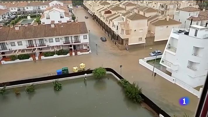 Lepe intenta volver a la normalidad tras las inundaciones