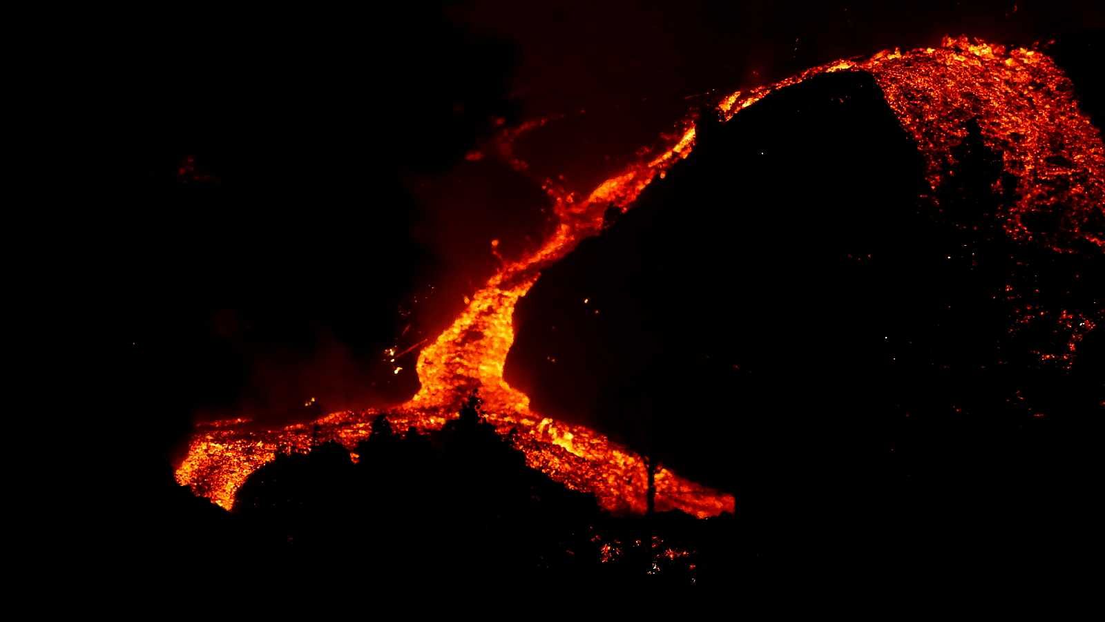 Así será el efecto de la lava cuando entre en contacto con el mar