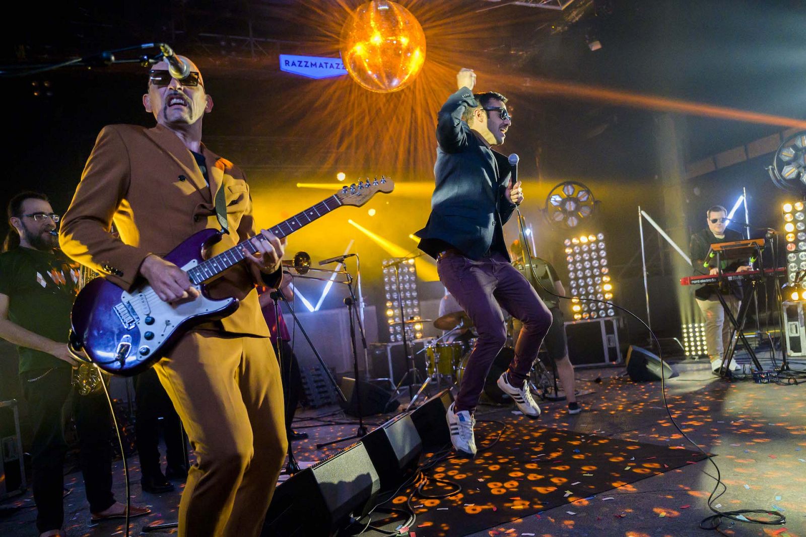 La Fundación Tony Manero interpreta no hemos cambiado tando del seu darrer trebal disco para adultos