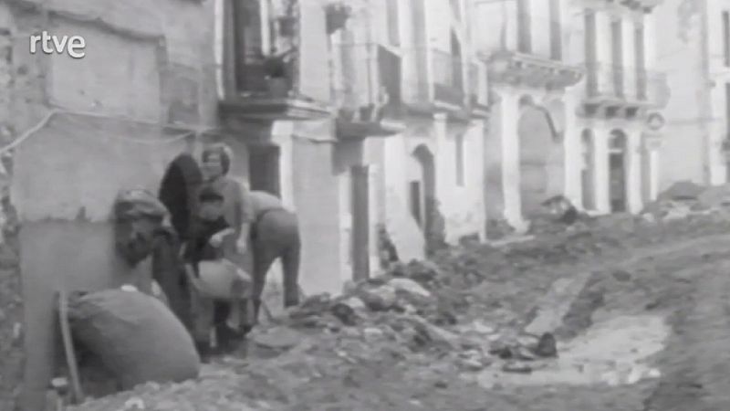 Arxiu TVE Catalunya - Crònica i imatges de les inundacions al Baix Llobregat - 1971