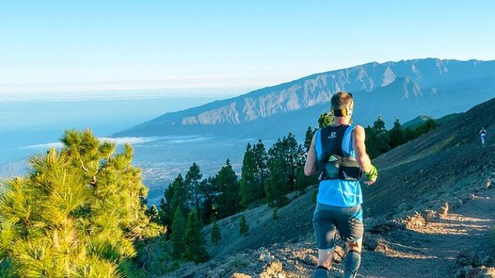 Telediario 1 - Se cancela la Transvulcania 2021 por los efectos del volcán en La Palma