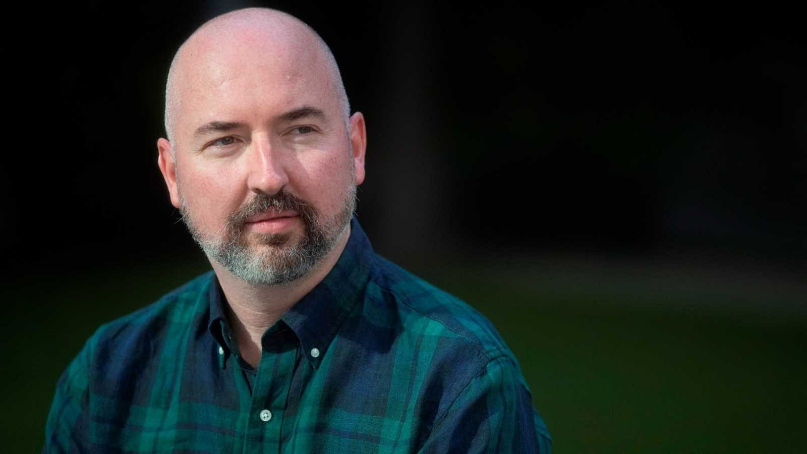 Entrevista con Douglas Stuart, ganador del prestigioso premio Booker | Ver