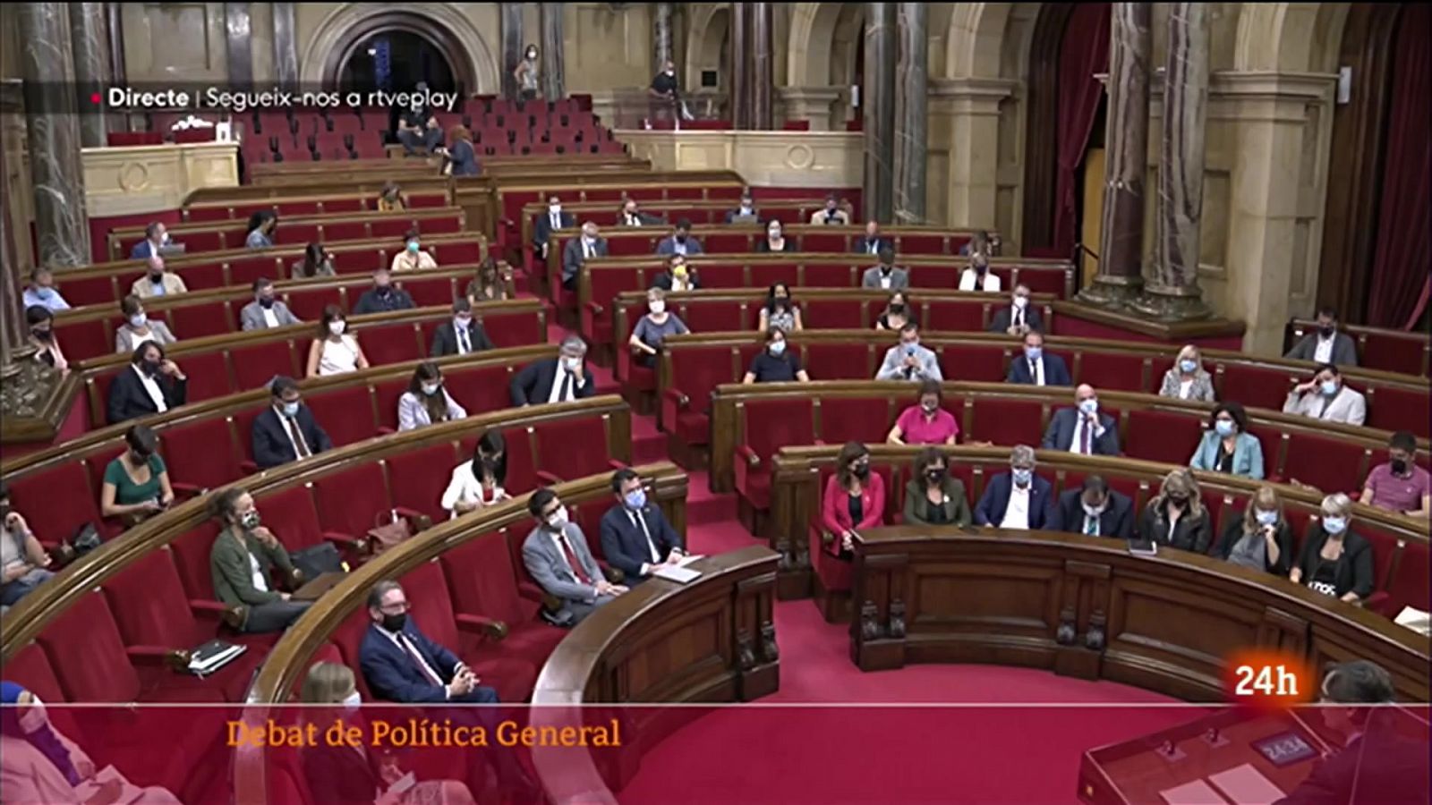 L'Informatiu: L'oposició al Parlament furga en les divisions internes del Govern català, mentre socialistes i comuns veuen "feble" l'executiu, però estenen la mà a Pere Aragonès | RTVE Play