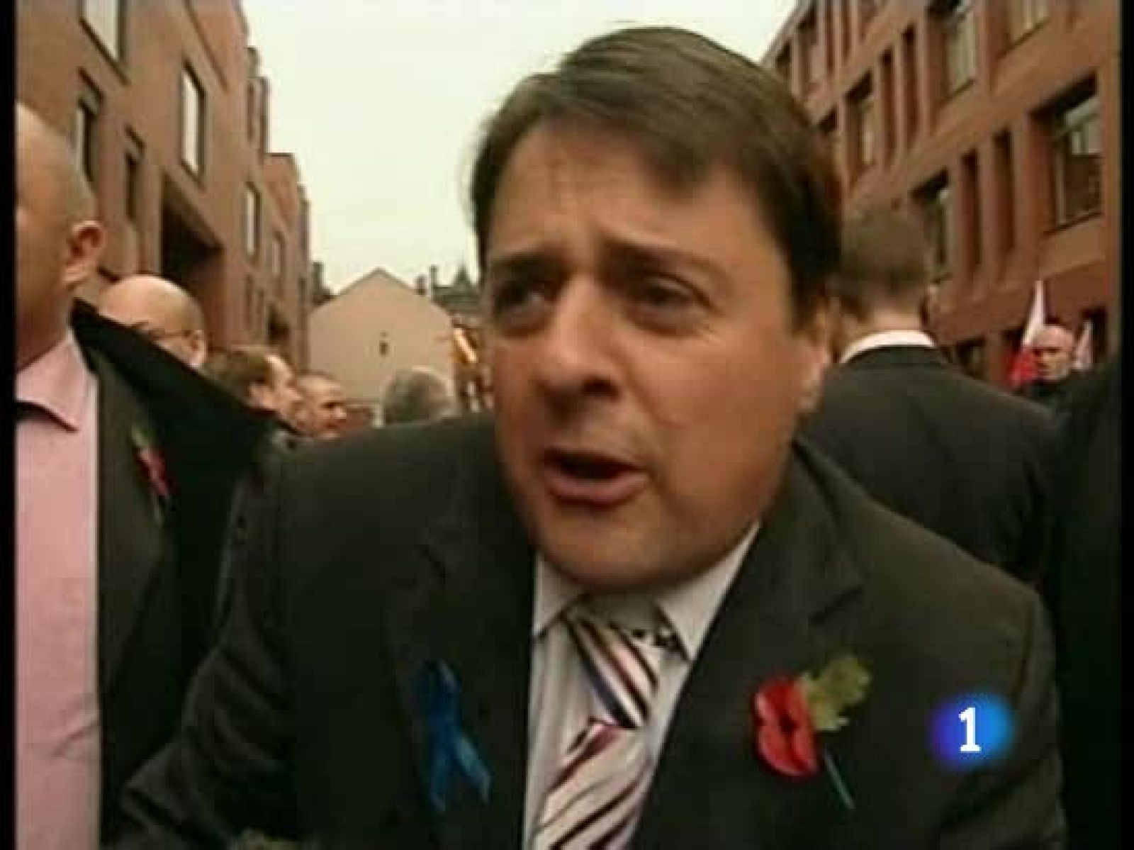 Polémica en el Reino Unido porque la BBC ha invitado a uno de sus programas a un político que defiende el racismo y la xenofobia. La cadena argumenta que se trata de un partido que ha conseguido representación en el Parlamento Europeo.