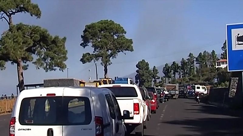 La lava corta la conexión norte-sur de La Palma - Ver ahora