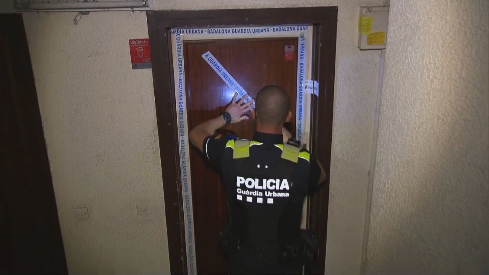 Detenen set homes per una presumpta agressió a una dona