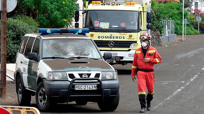 Un operativo formado por 800 profesionales coordina la emergencia por el volcán de La Palma desde el puesto de mando