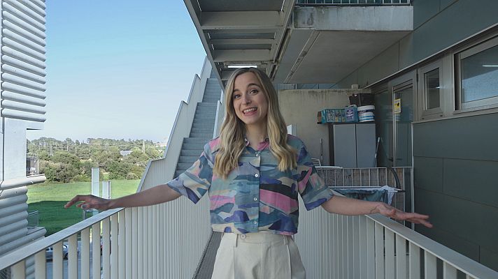 Escala humana - Sal al balcón