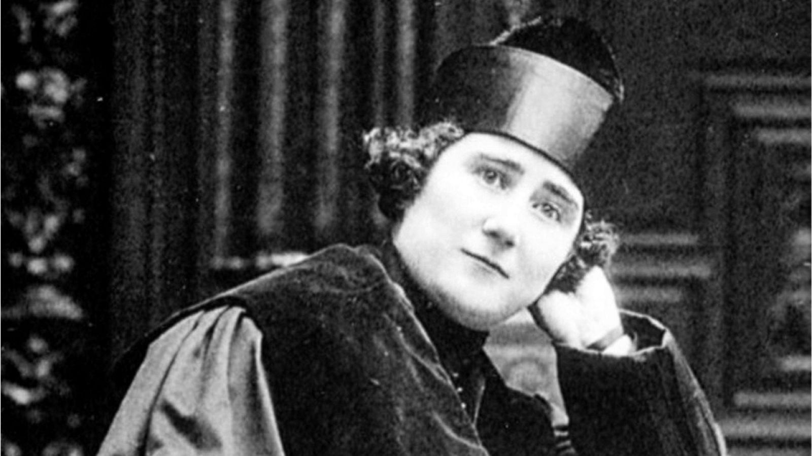 Mujeres en la Historia - Clara Campoamor - ver ahora