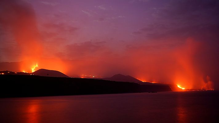 Aumentan las emisiones de dióxido de azufre del volcán pero sin peligro para la salud