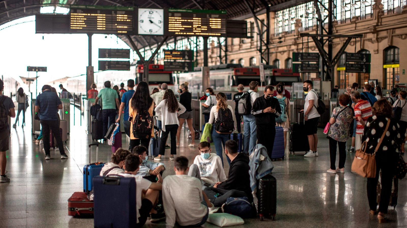 El segundo día de la huelga de maquinistas de Renfe complica la movilidad en las grandes ciudades