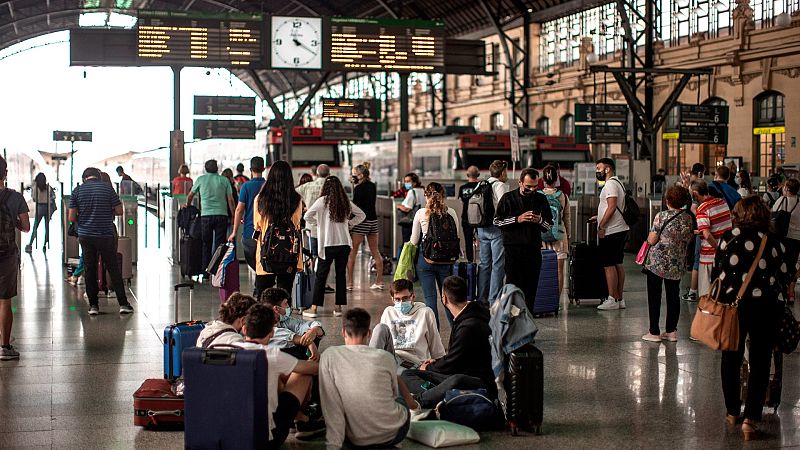 El segundo día de la huelga de maquinistas de Renfe complica la movilidad en las grandes ciudades