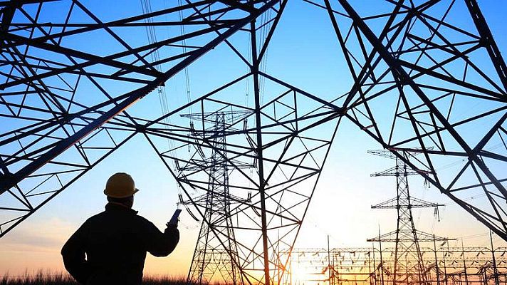 Telediario 2 - El Gobierno lanza una consulta pública para reformar la tarifa de la luz