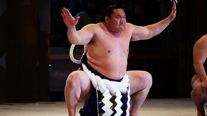 Telediario 1 - Hakuho Sho se retira del sumo habiendo alcanzado el rango de Yokozuna