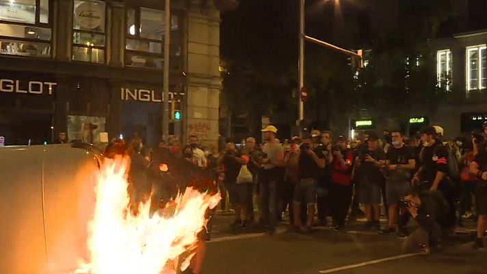 Telediario Fin de Semana - Cuatro menores detenidos y tres mossos heridos leves tras la marcha del 1-O en Barcelona