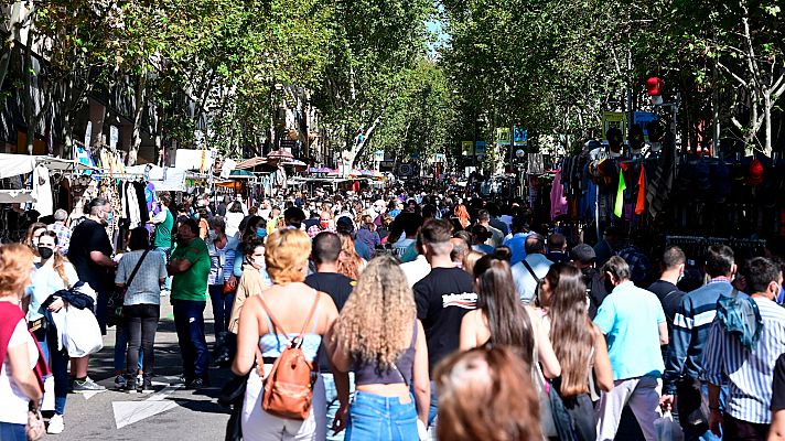 La vacuna, menores restricciones y la bajada de casos hacen que los ciudadanos se relajen