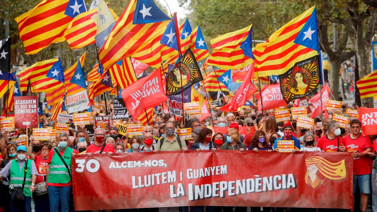Una marcha en Barcelona culmina tres días de conmemoraciones del 1-O
