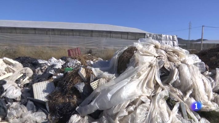 Telediario Fin de Semana - Aumento de los vertederos incontrolados en Almería