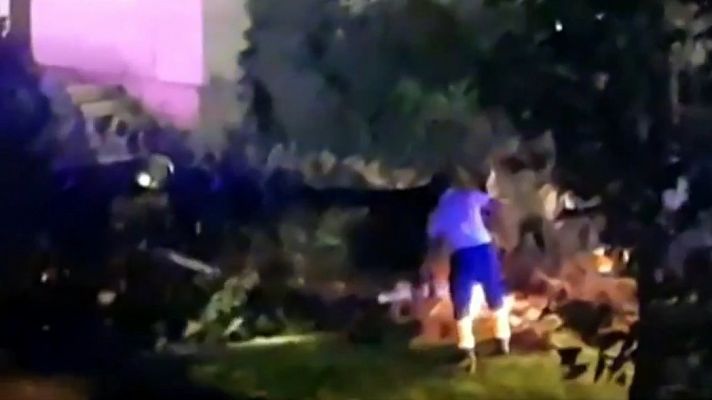 Informativo 24h - Al menos un fallecido y varios heridos al caer un árbol durante un concierto en la localidad gallega de Mondariz