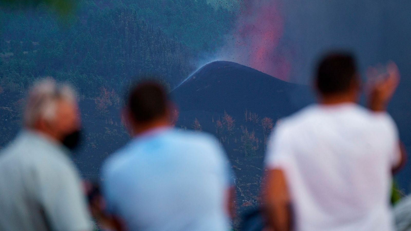 Los expertos advierten de los peligros de los gases del volcán de La Palma