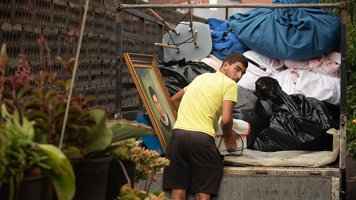 Telediario 1 - Rescate contra reloj de pertenencias en los domicilios amenazados por el volcán
