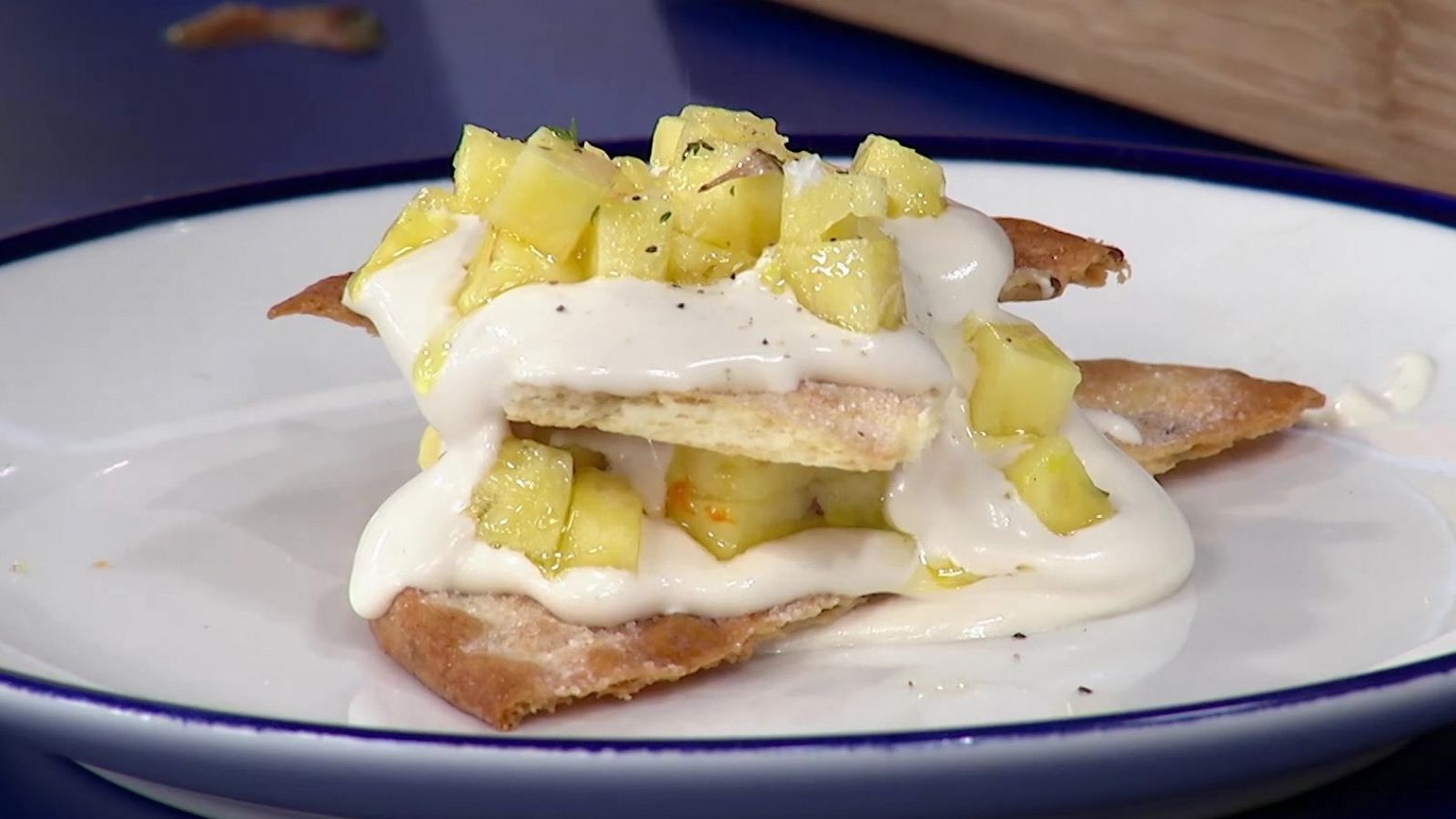 Postre de piña con galleta y nata a lo Gipsy Chef