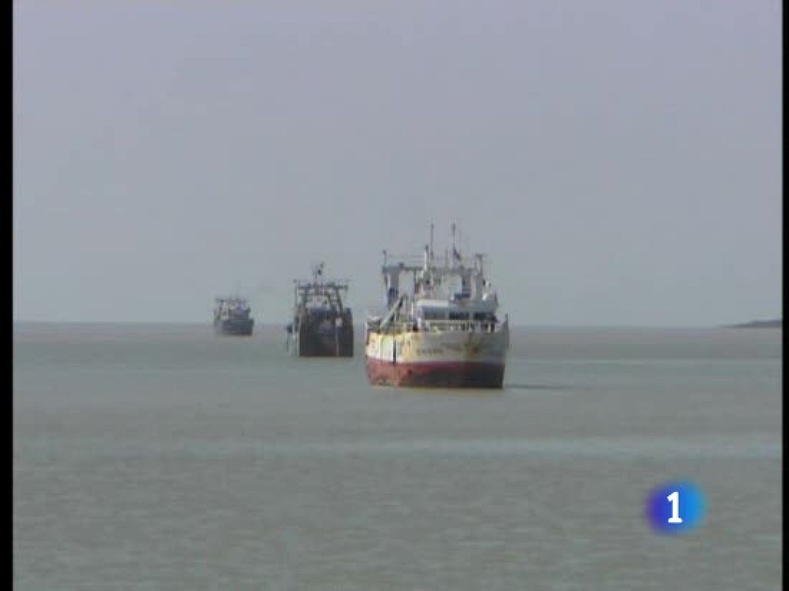 En Guinea Bissau siguen retenidos los tres barcos españoles que repostaron en alta mar | Ver
