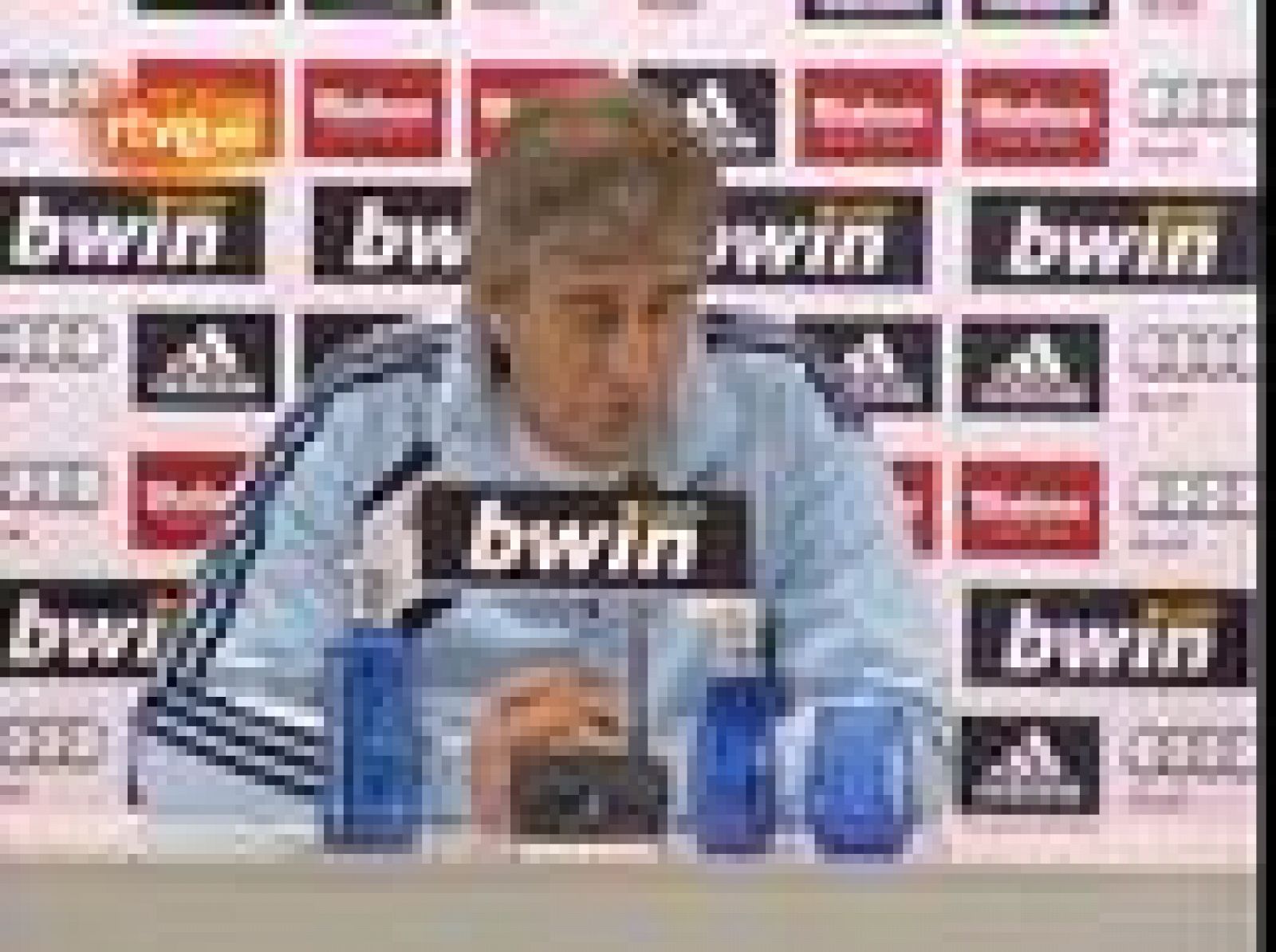 El técnico del Real Madrid, Manuel Pellegrini, habla tras su derrota ante el Milan y niega que la directiva le haya dado un toque de atención.