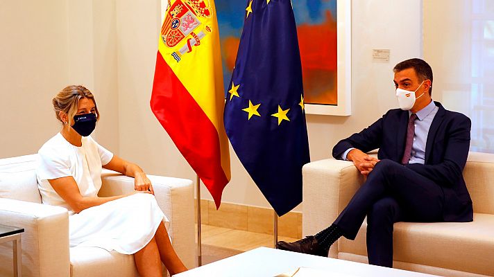 Sánchez y Díaz escenifican el acuerdo de presupuestos
