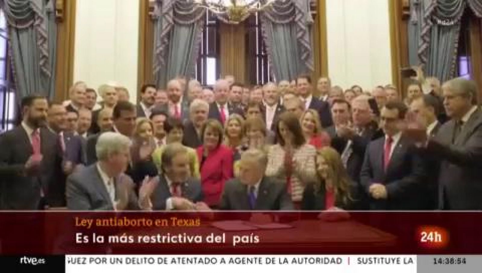 Un juez federal paraliza temporalmente la aplicación de la restrictiva ley del aborto de Texas - Ver ahora