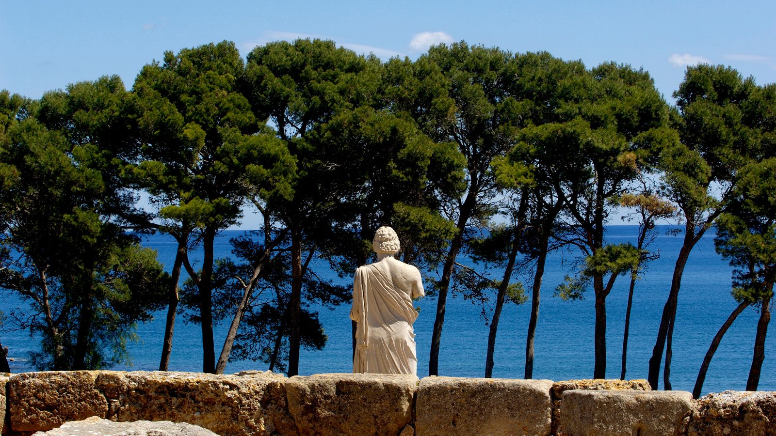 Un país mágico - L'Escala - ver ahora