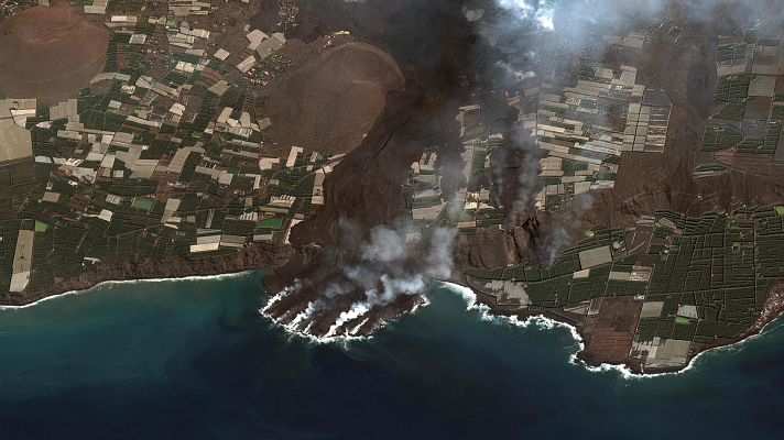 Pendientes de la nueva colada generada por el volcán de La Palma