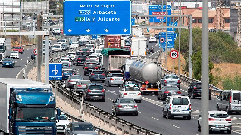 La DGT espera siete millones de desplazamientos en un Puente del Pilar con el carburante en máximos históricos