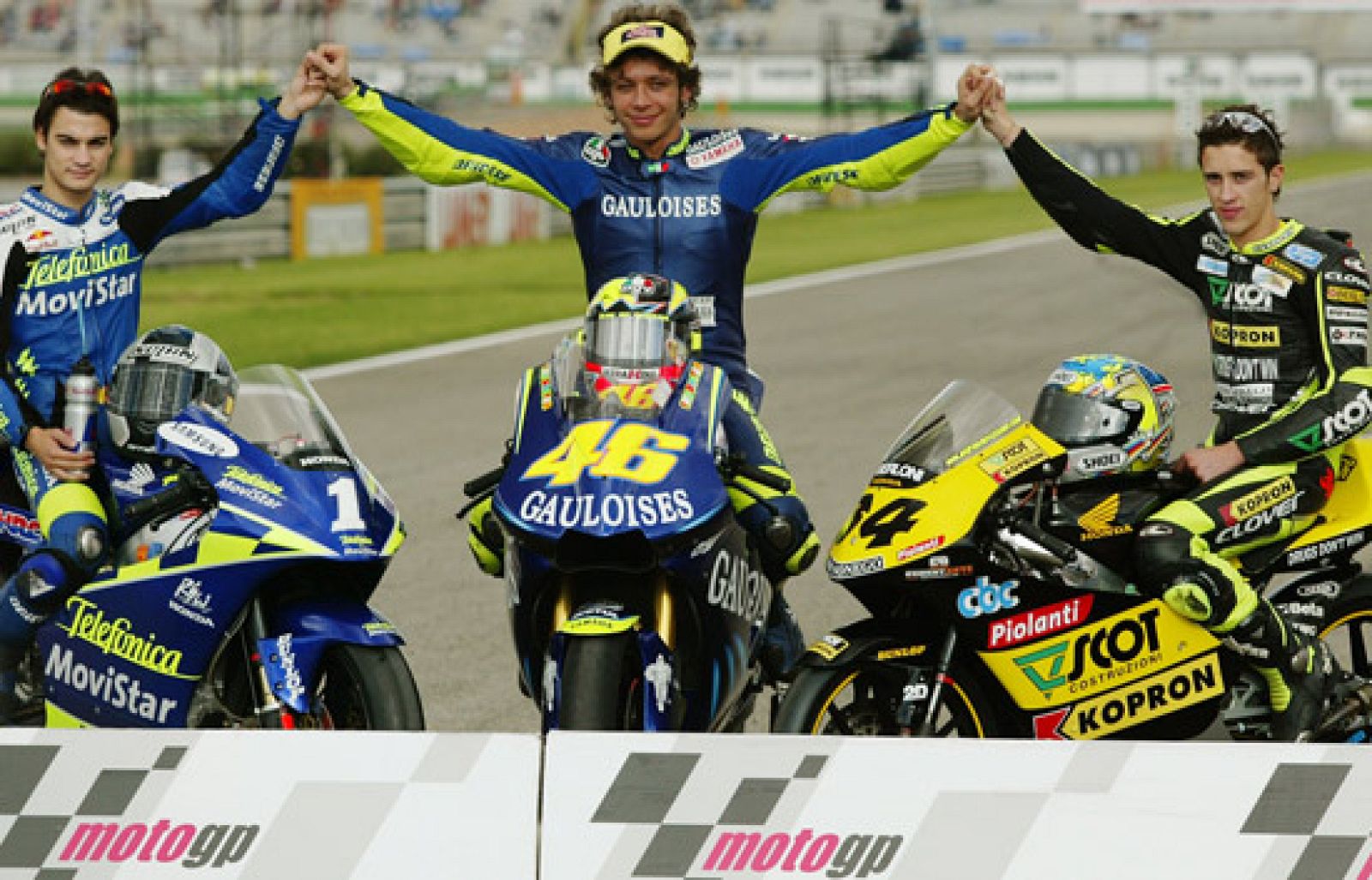 Valentino Rossi se proclamó campeón de la categoría reina por cuarta vez en 2004.