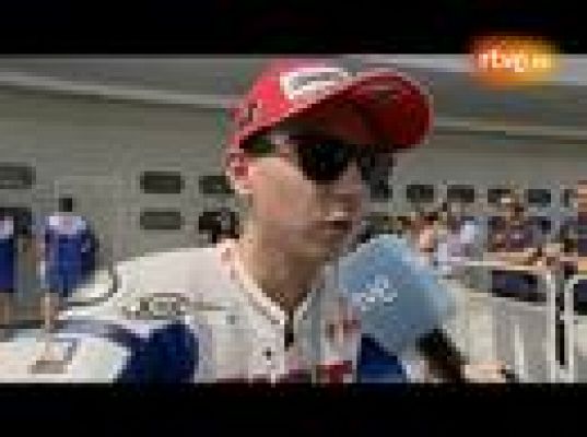  - Lorenzo, decepcionado con su moto.