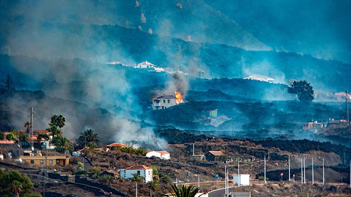 Telediario Fin de Semana - La lava continúa su avance destructivo tras los derrumbes ante el miedo de los vecinos por los temblores