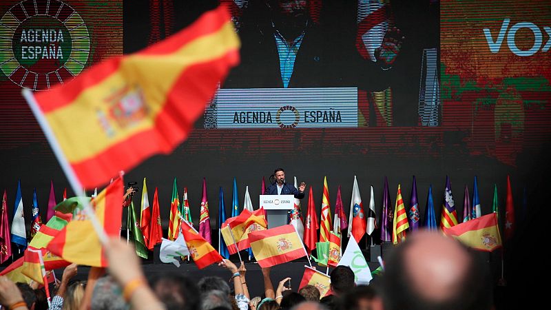 Abascal critica al PP y se presenta como única alternativa al Gobierno