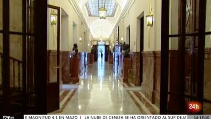 Parlamento - El TC anula la suspensión de la actividad en el Congreso
