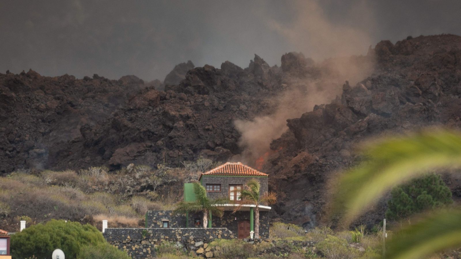 Empeora la situación en el norte de la montaña de Todoque tras el derrumbe del cono volcánico
