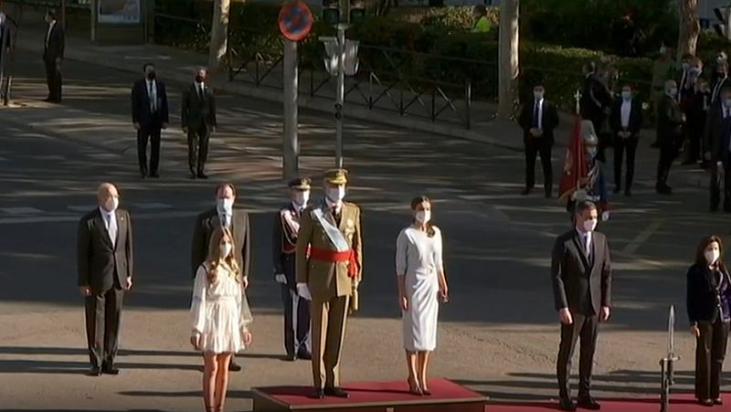 Abucheos a Sánchez y aplausos al rey al inicio del desfile del 12 de octubre