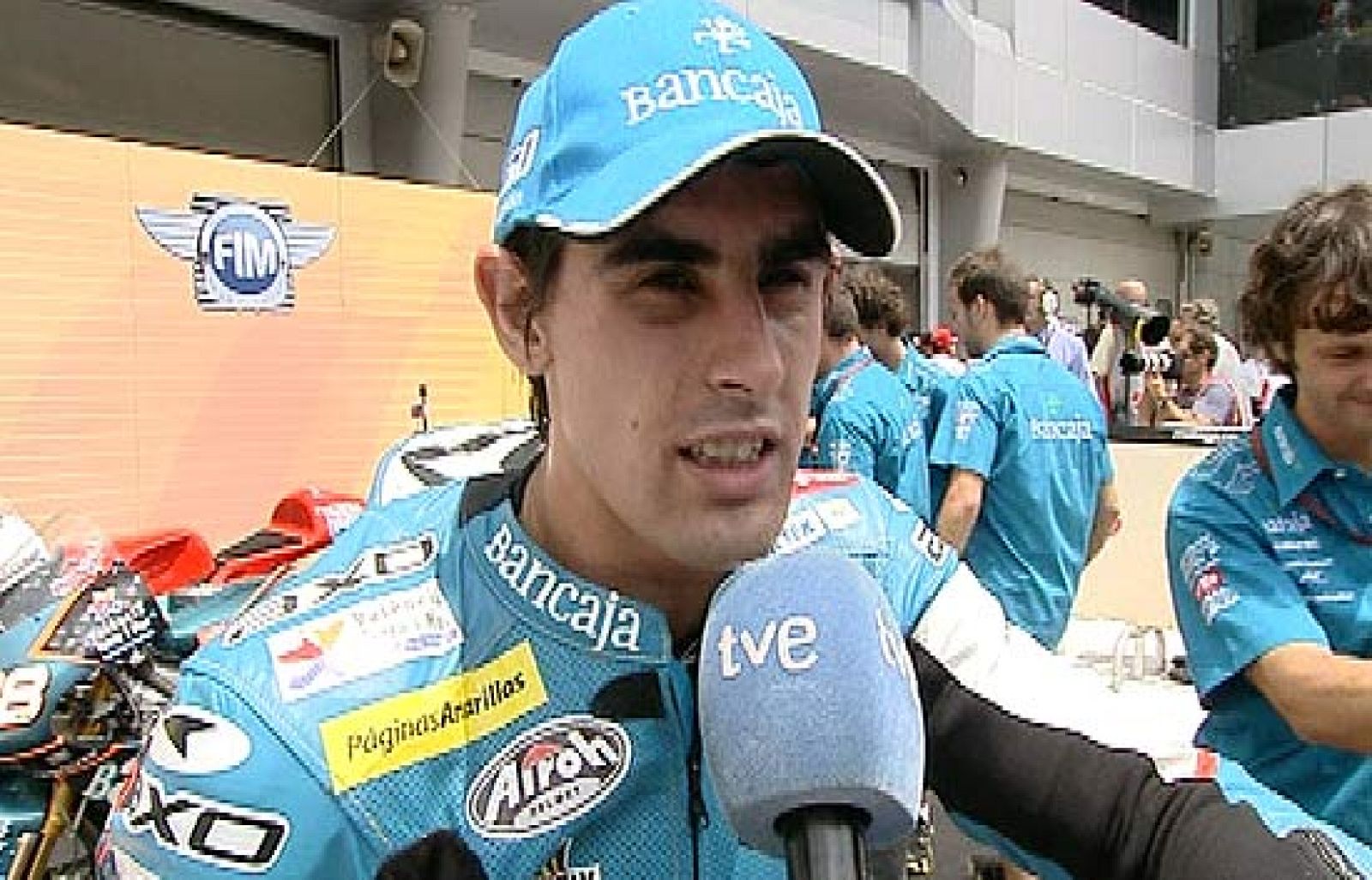 Aunque reconoce que le ha faltado ritmo en la carrera, Julián Simón reconoce que está muy contento por esta nueva victoria. Bradley Smith y Pol Espargaró, que le han acompañado en el podio, también han mostrado su satisfacción.