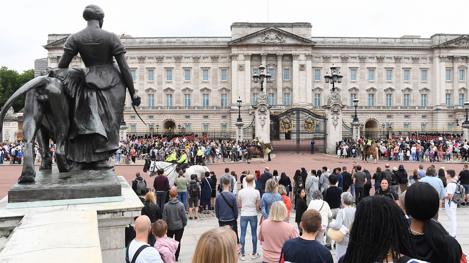 Tachada de "fracaso" la gestión británica inicial de la COVID