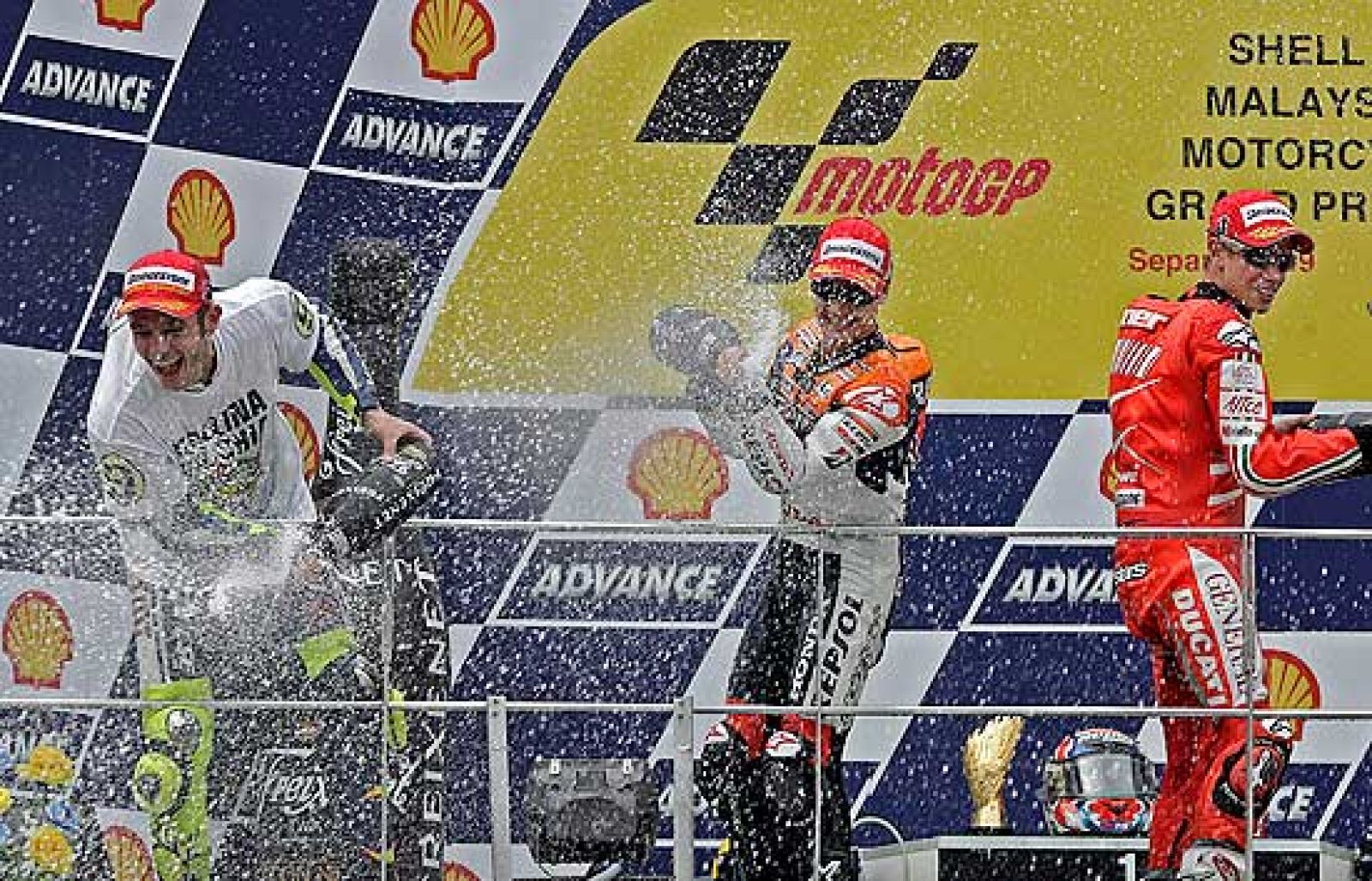 Carrera íntegra de la categoría de MotoGP disputada en el G.P. de Malasia (25/10/09).