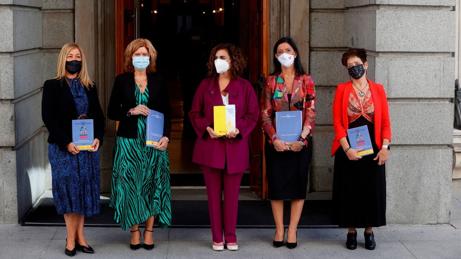 Hacienda presenta los Presupuestos para 2022 y confían en conseguir los apoyos para sacarlos adelante  - Ver ahora