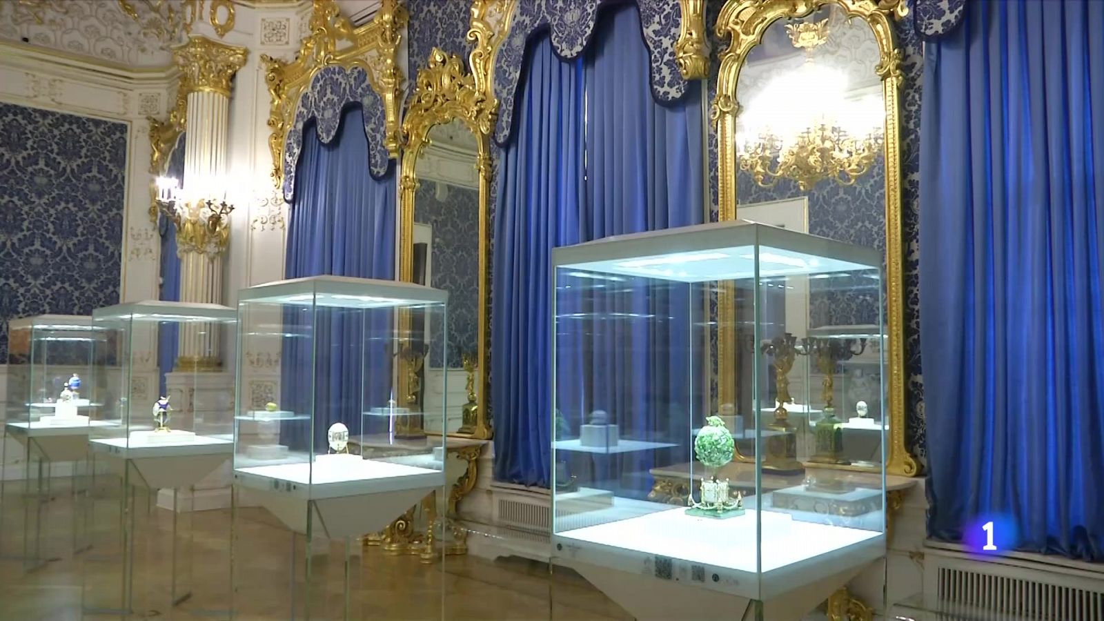 Gala protagoniza la exposición sobre Dalí en San Petersburgo | Ver