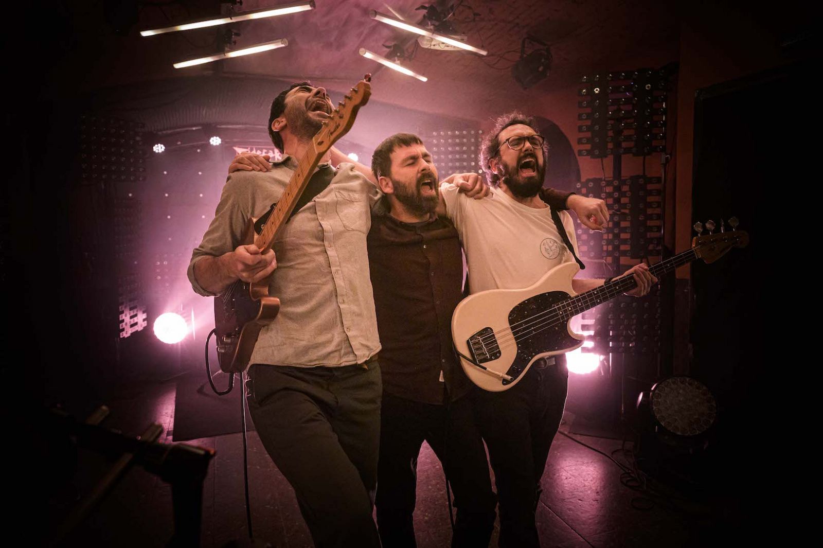 Cae la noche Mujeres